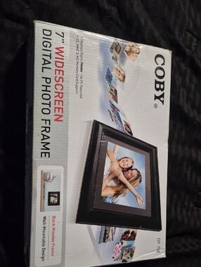 COBY 7" Widescreen Digital Photo Frame - Black
